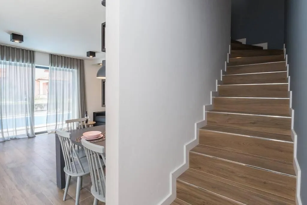Marcante - Designer, Romantic Pool View Suite Porec Apartment